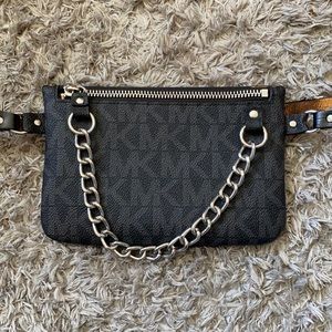 MICHEAL KORS leather chain Fanny pack